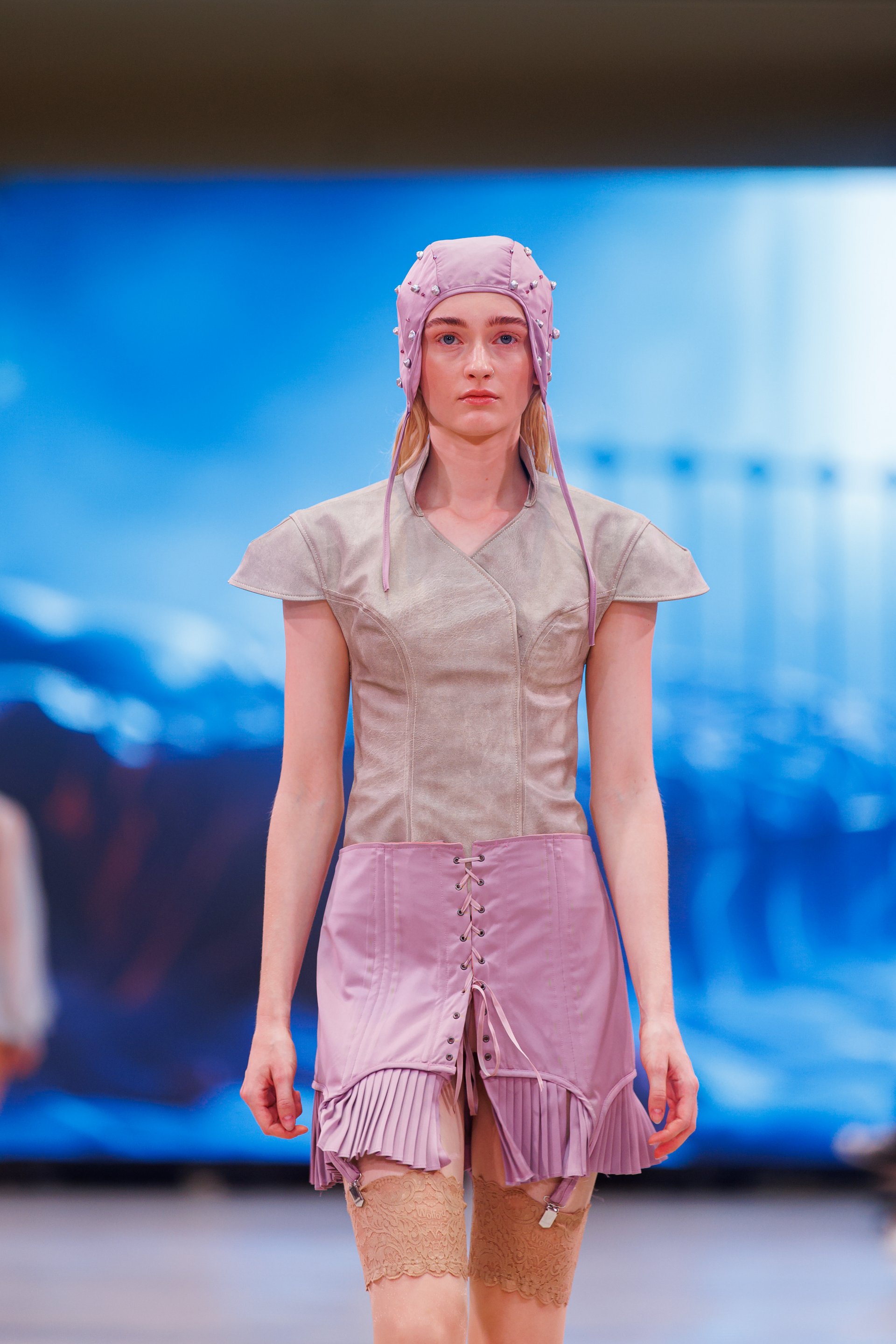 "diary of decay" von Antonia Mayer auf der Neo.Fashion. 2024 "diary of decay" von Antonia Mayer auf der Neo.Fashion. 2024