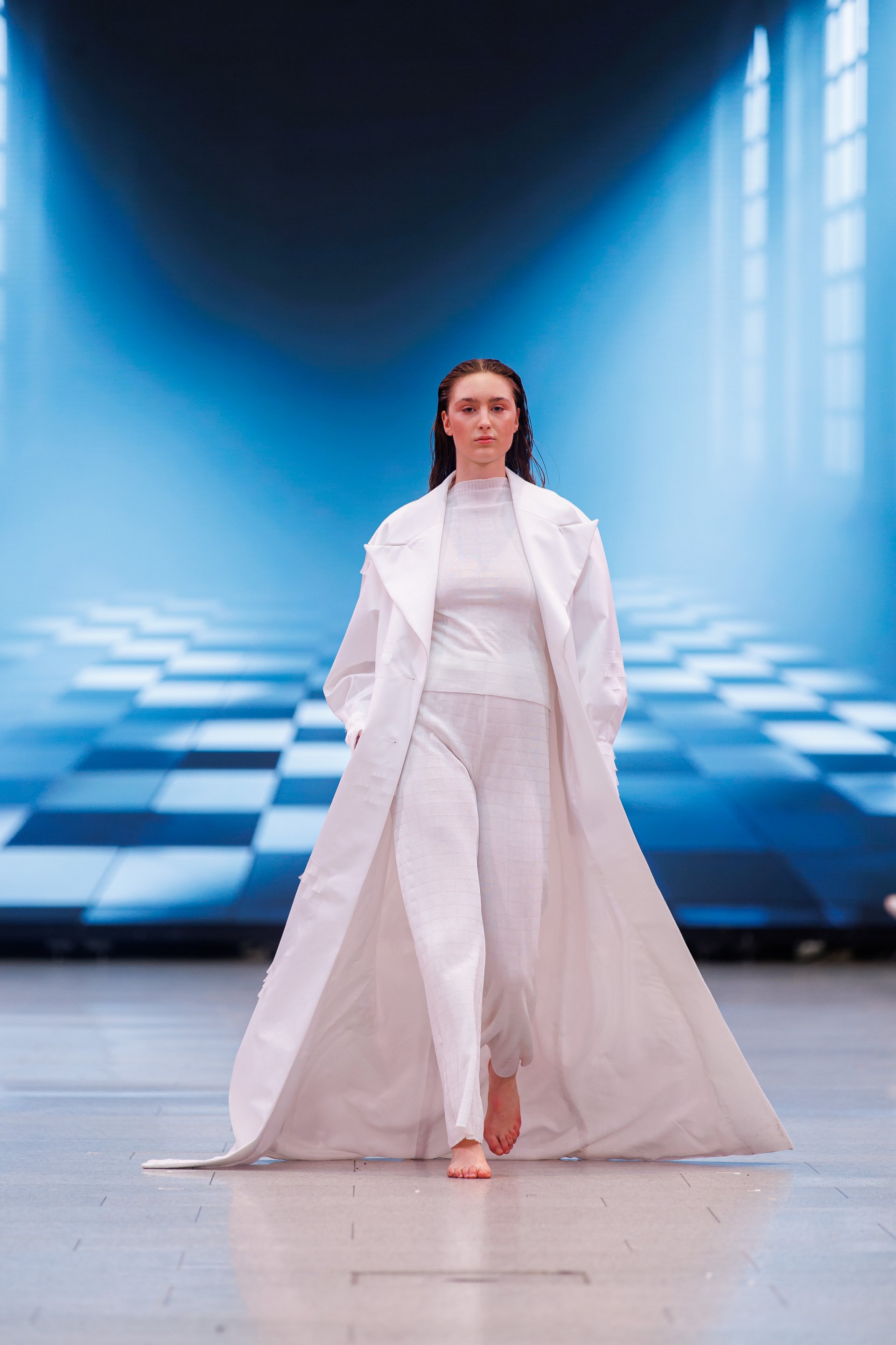 "A WOMANS GAME" von Marielou Gunzert auf der Neo.Fashion. 2024 "A WOMANS GAME" von Marielou Gunzert auf der Neo.Fashion. 2024