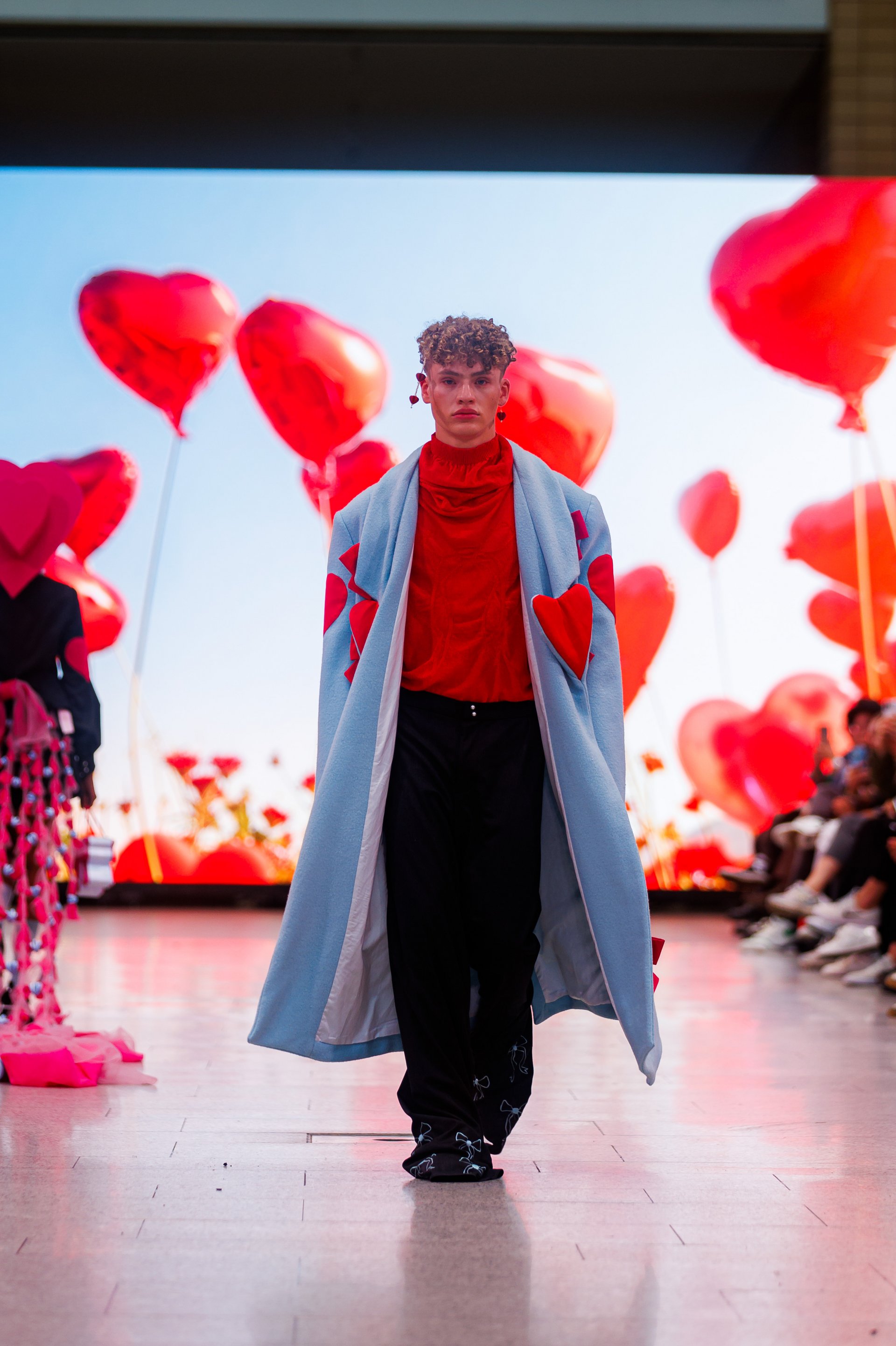 „The Safety Net: A Story of Belonging“ von Johanna Knürr auf der Neo.Fashio „The Safety Net: A Story of Belonging“ von Johanna Knürr auf der Neo.Fashion. 2024